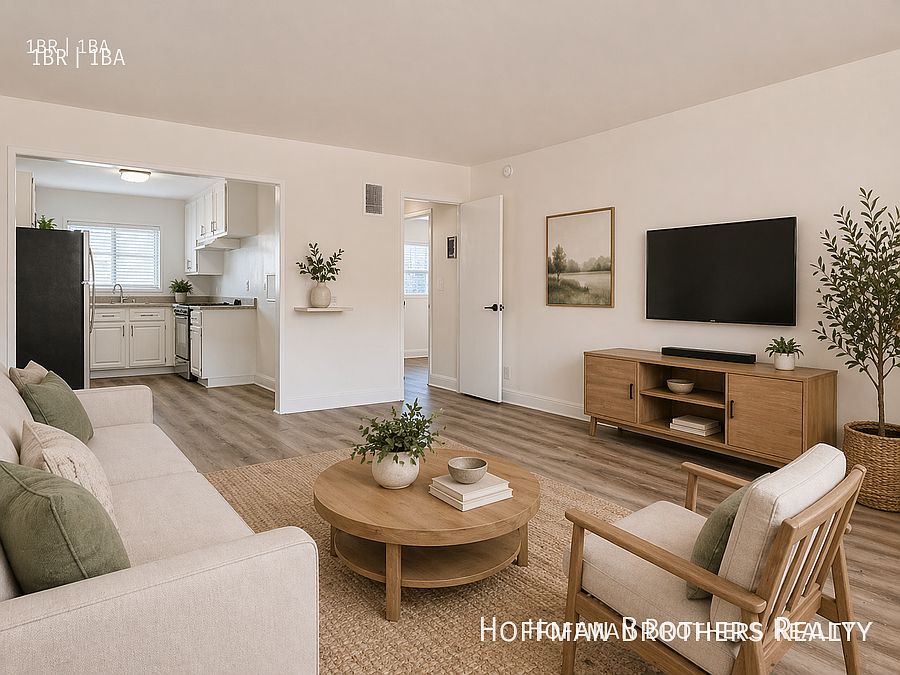 1st image of 1543 N Formosa Ave #19