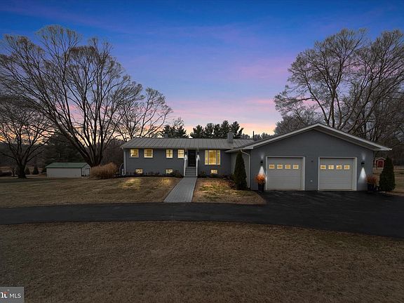 2nd image of 8746 Meetze Rd