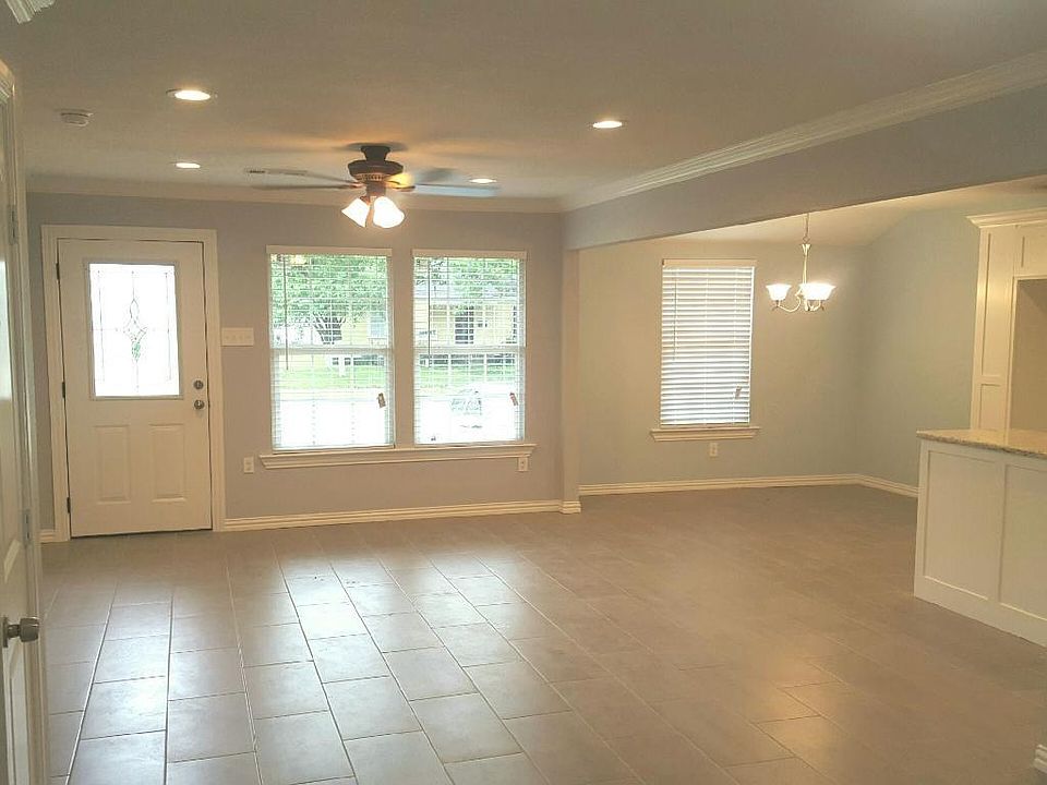 2nd image of 3147 Grayson Dr