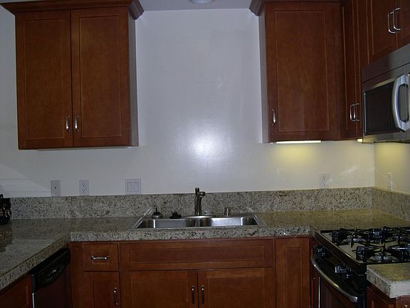 3rd image of 3250 Foothill Dr APT 5