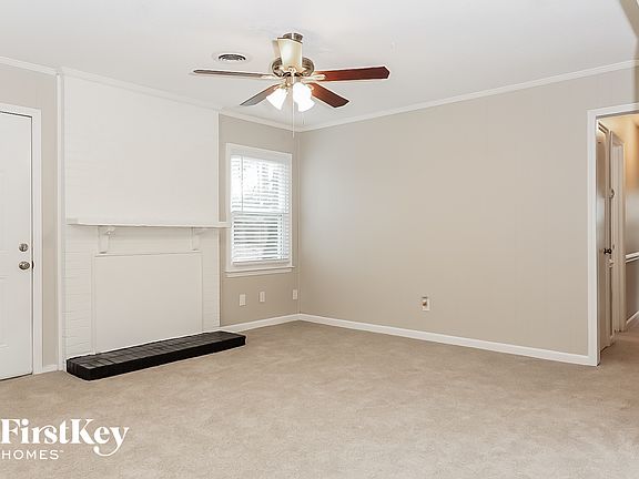 3rd image of 4603 Chaucer Dr