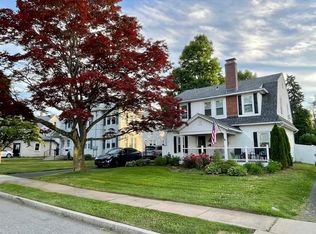19 Jessamine St, West Hartford, CT 06119