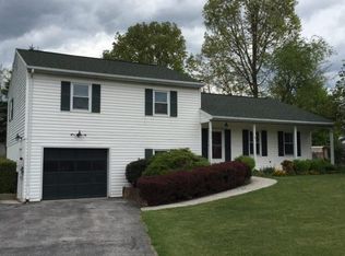 230 Montclair Rd, Gettysburg, PA 17325