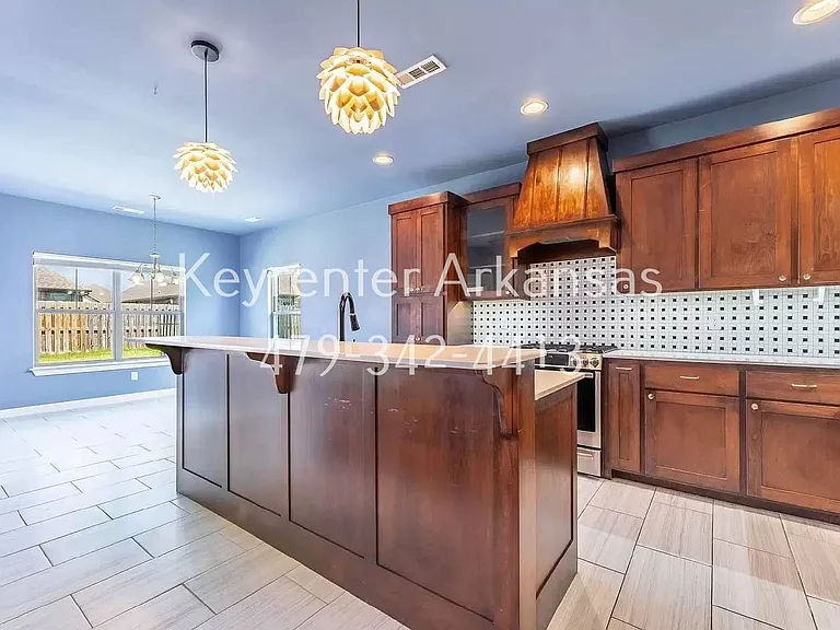 2400 Worthington Ave — Photo 7