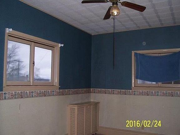 10461