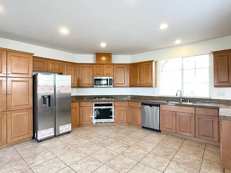 5218 Mariner Dr — Photo 11