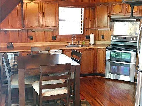 2nd image of 3225 Lake Road Cir