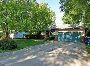 1906 Messenger Cir, Pittsburg, KS 66762