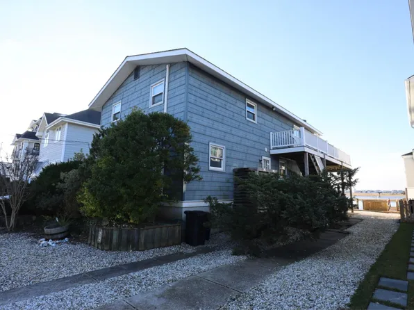 424 7th St, Avalon, NJ 08202