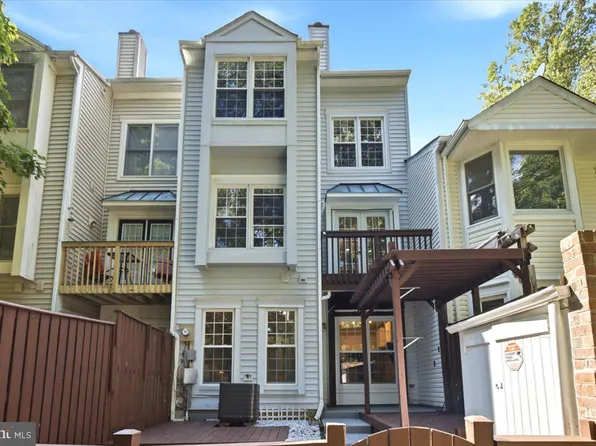 6013 Chestnut Hollow Ct, Centreville, VA 20121