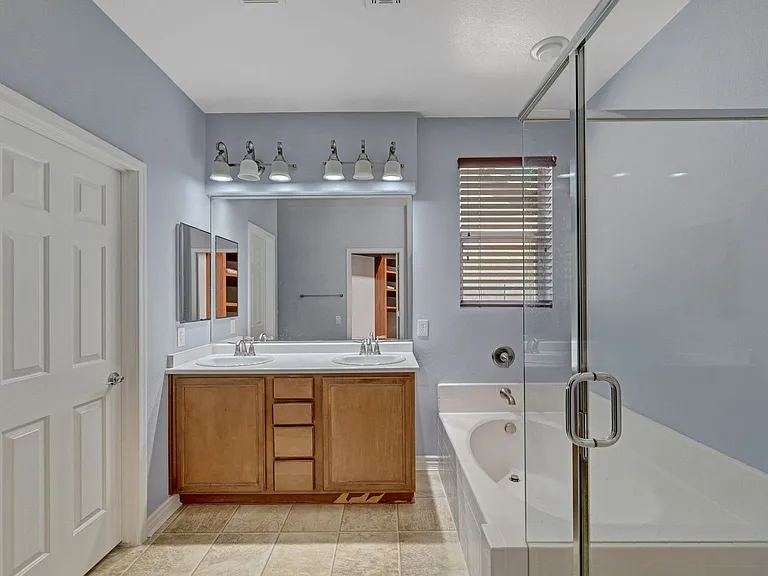 10240 Gladstone Peak St N — Photo 27