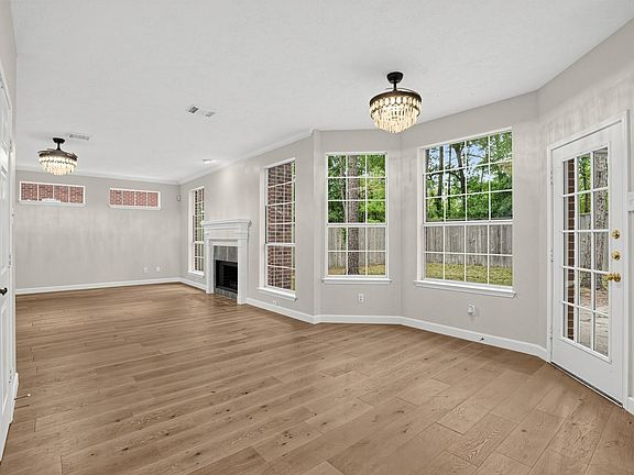 4th image of 10 Larksberry Pl