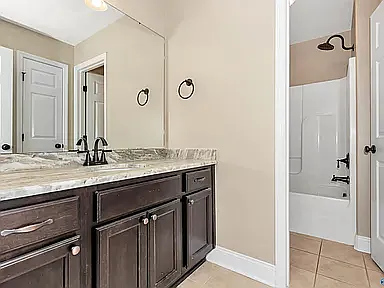 115 Woodmere Ct — Photo 25