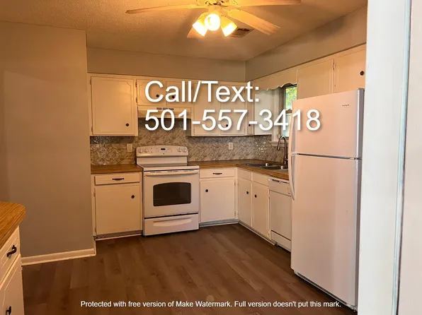 2100 1/2 Hairston St, Conway, AR 72034