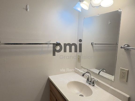 4th image of 16 W Buchanan Ave #5