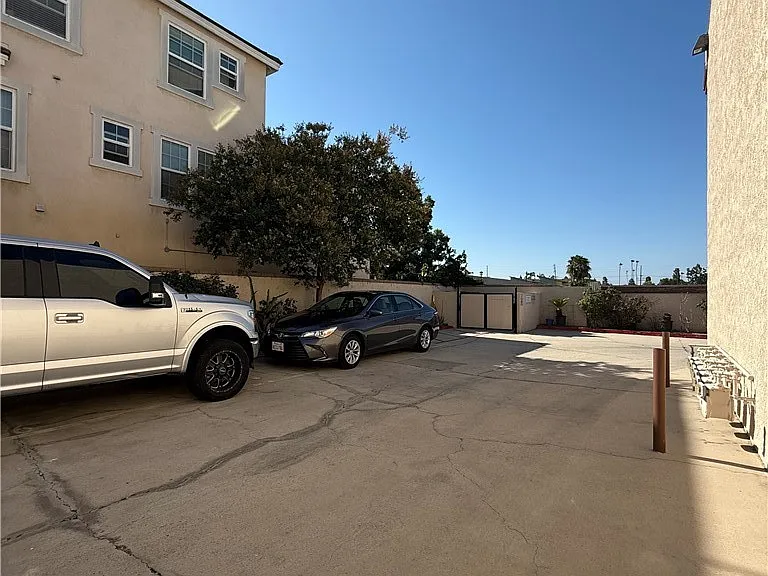 10651 Bell St — Photo 23