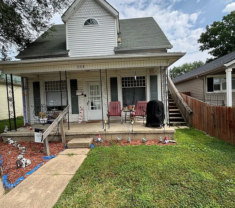 208 Town St