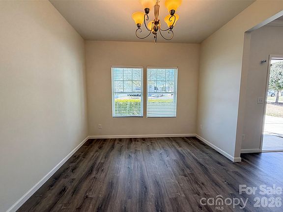 5th image of 2409 Grinstead Ct