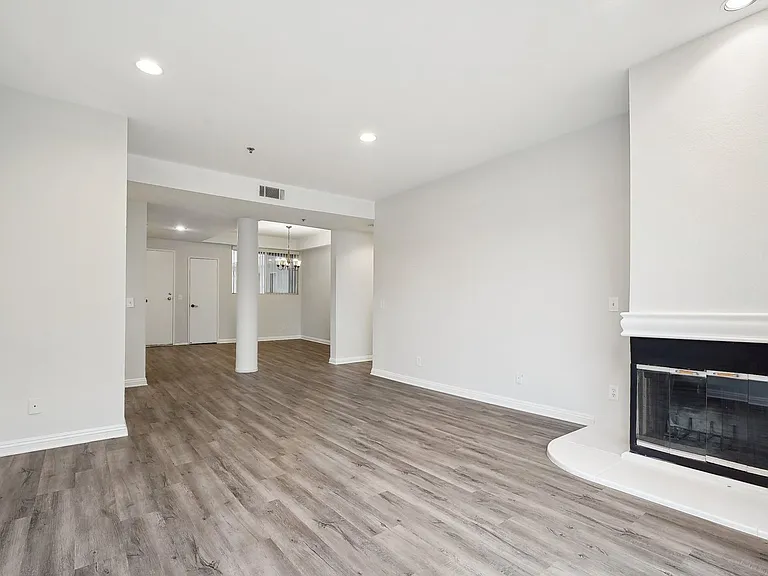 4532 Murietta Ave — Photo 19