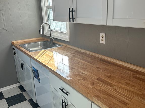 5th image of 8625 S Market Pl