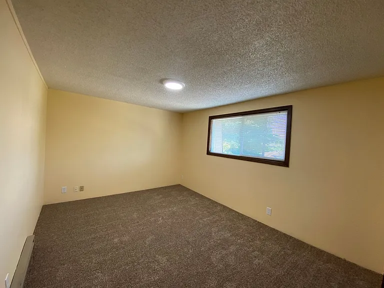 2469 Miami Ln — Photo 11