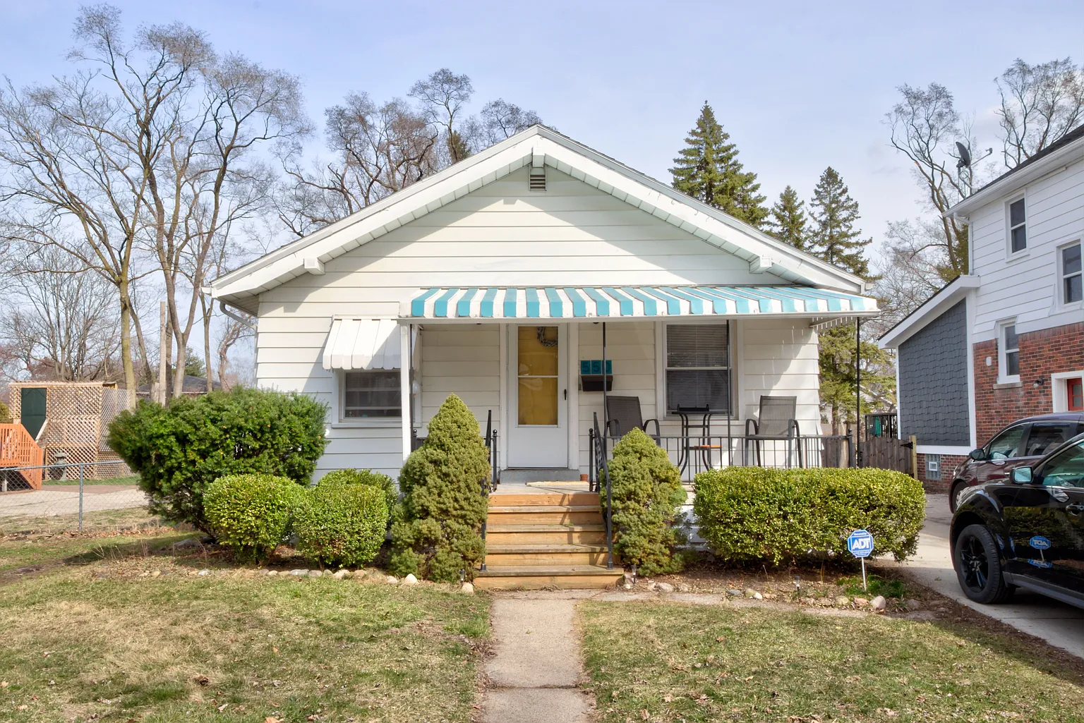 550 Saint Louis St photo 1