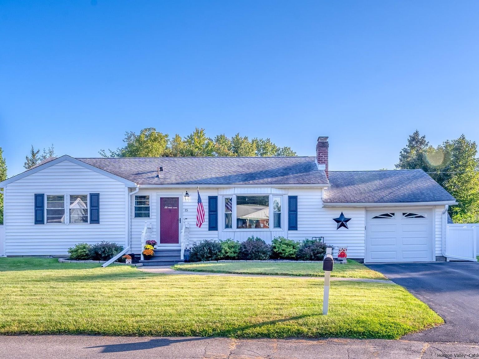 15 Genesee, Lake Katrine, NY 12449 Zillow