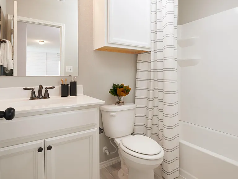 366 Lake Erie Dr — Photo 20