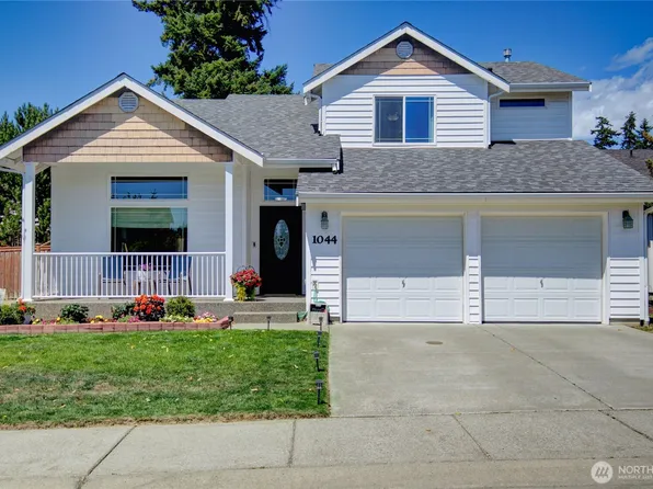 1044 NW 14th Way, Oak Harbor, WA 98277