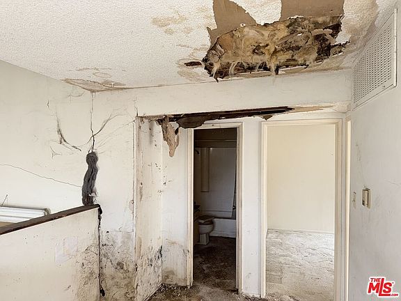 4th image of 800 S Garfield Ave