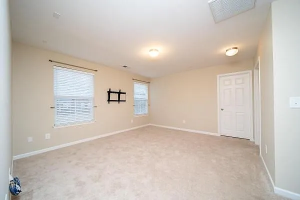100 Sophie Ct — Photo 26