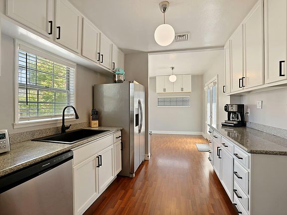 5th image of 430 Bedford Rd