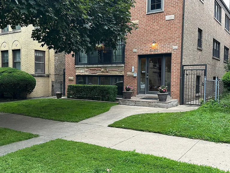 5423 N Campbell Ave #1 — Photo 1