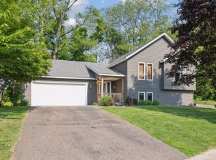 6605 49th Street Ct N, Oakdale, MN 55128