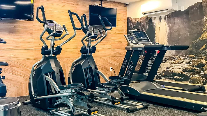 Rented by Nooklyn NYC LLC | media 7