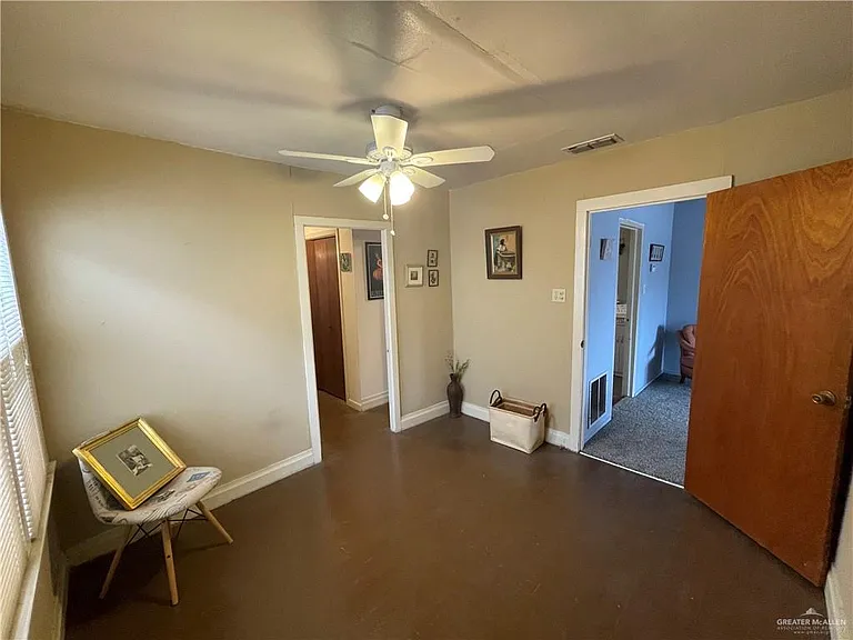 207 W Clark Ave — Photo 5