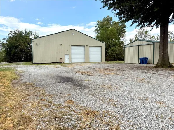 207 Old Salem Rd, Licking, MO 65542