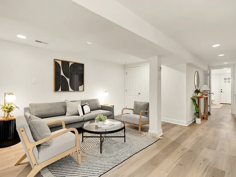 807 Jefferson St NW #1 — Photo 1