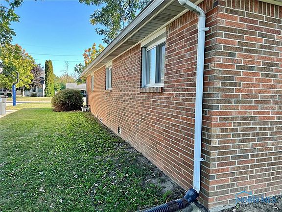 3rd image of 3626 Greenlawn Ct