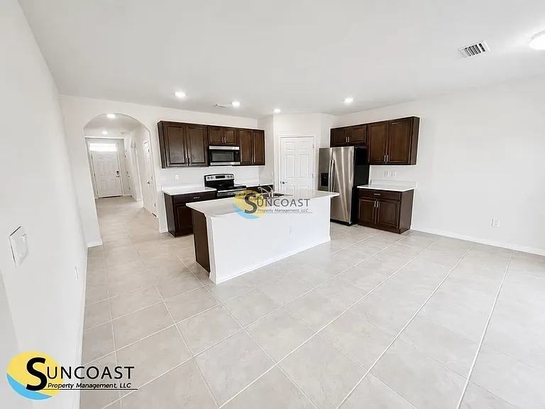 2518 NE 6th Pl — Photo 14
