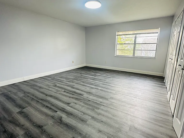 648 Pyramid Ave — Photo 40