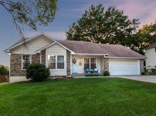 8210 Haskins St, Lenexa, KS 66215