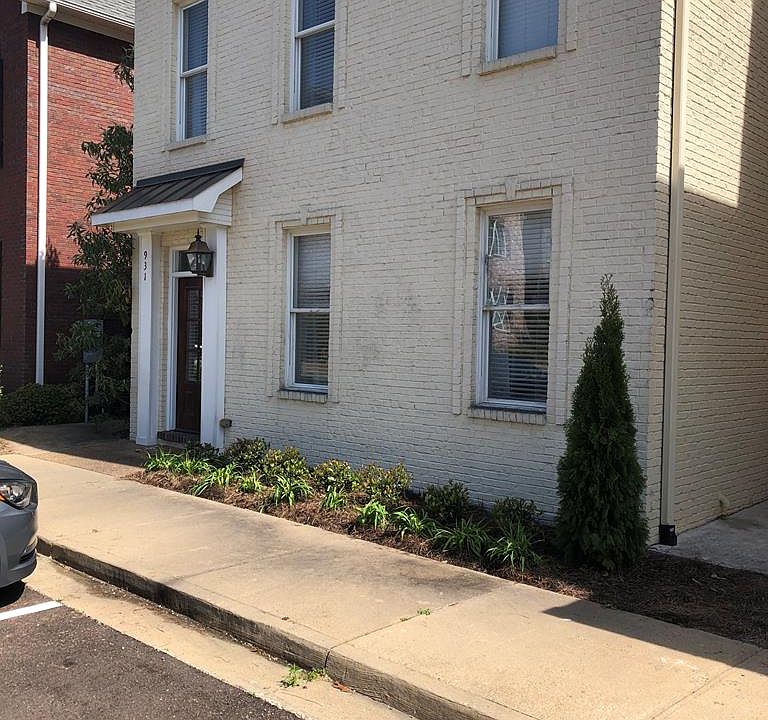 1st image of 931 Mogridge Ln