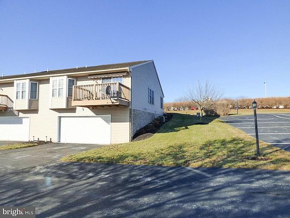 4th image of 114 Lookout Ct