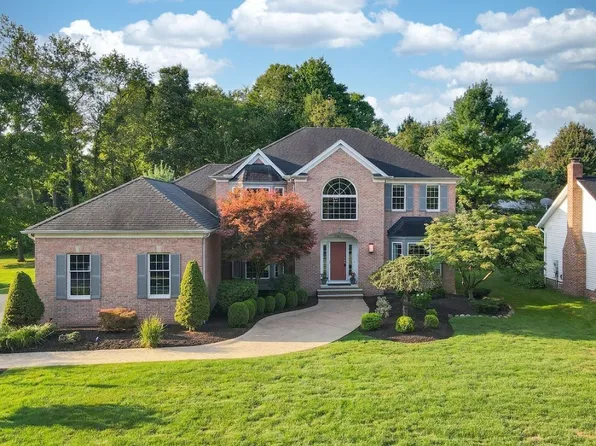 7782 Sunstone Dr, Brecksville, OH 44141