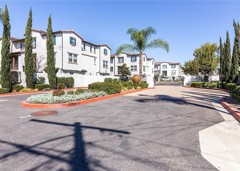 1st image of 544 Calle Estrella