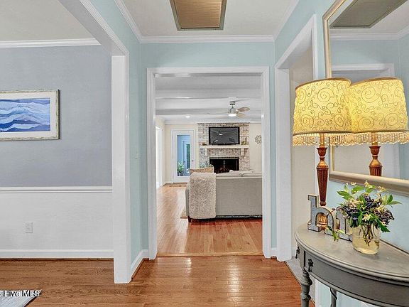 5th image of 709 Sawgrass Road
