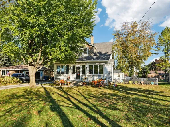 910 North Green Bay ROAD, Grafton, WI 53024