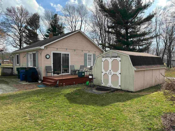 6023 S State Road 10, Knox, IN 46534