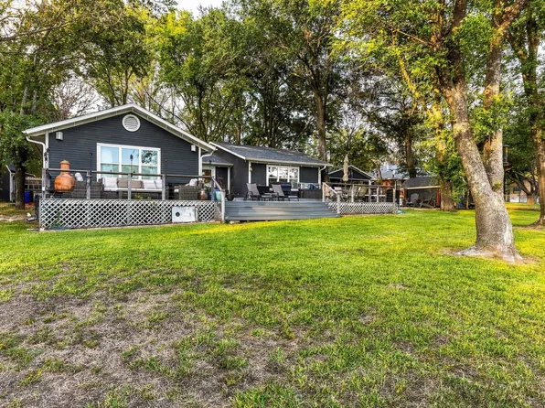1302 Mitchell Dr, Bonham, TX 75418